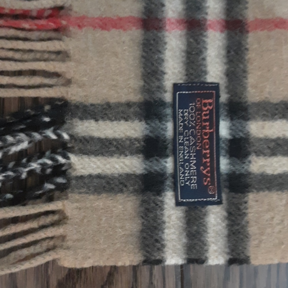 Burberry cashmere scarf
